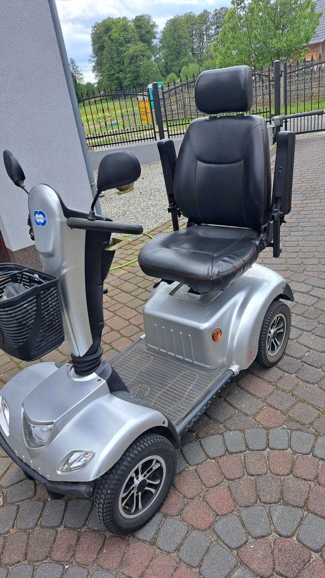 Skuter inwalidzki czterokołowy