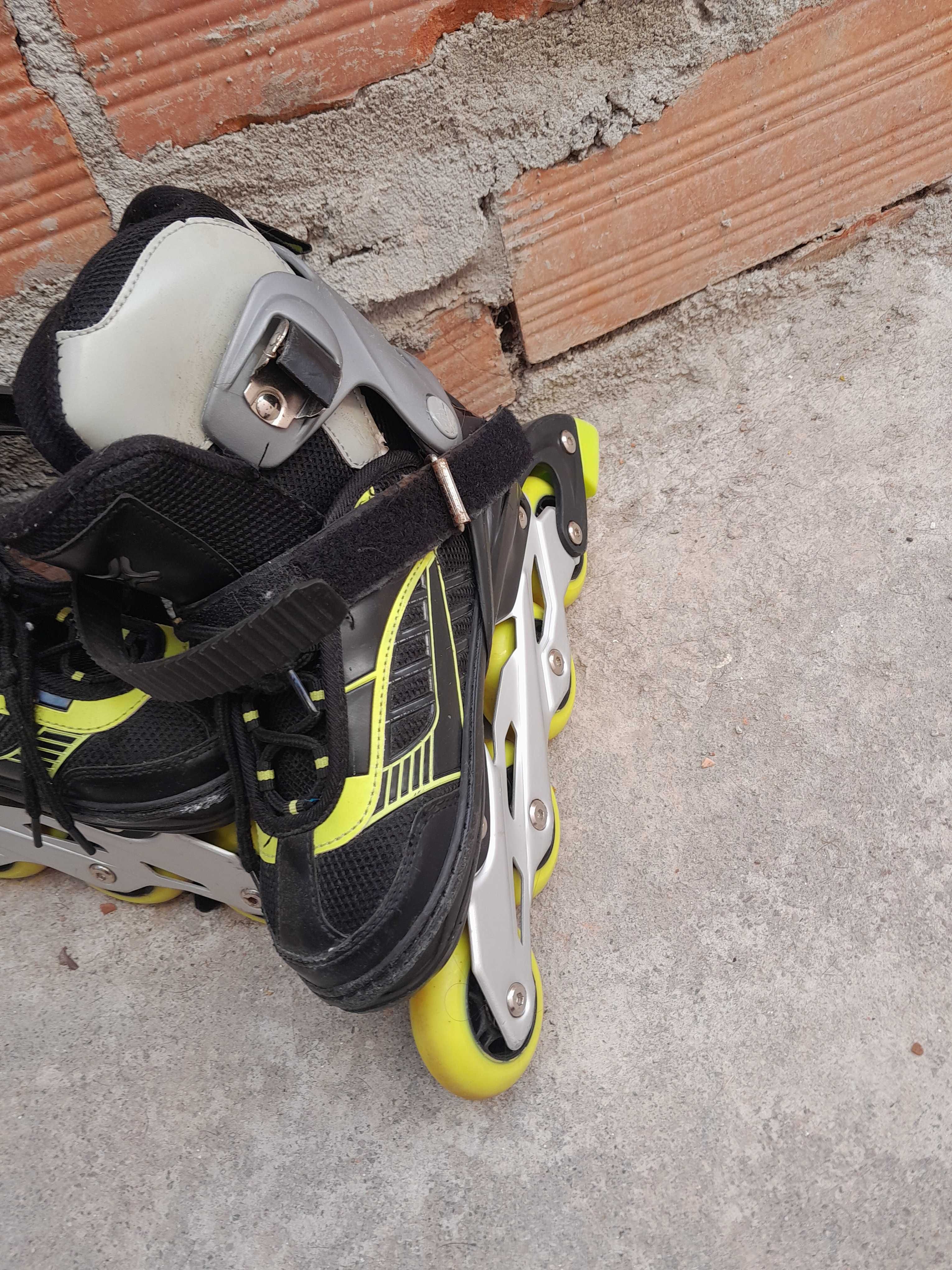 Patins em linha usados