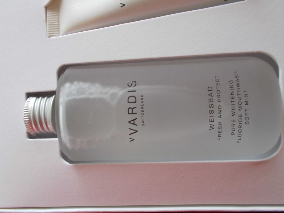 Набор для ухода за полостью рта vVARDIS для белой эмали
