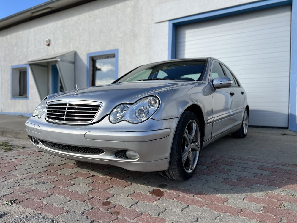 Części Mercedes w203 c240 manual silnik M112 2.6 V6 v8 srebrny sedan