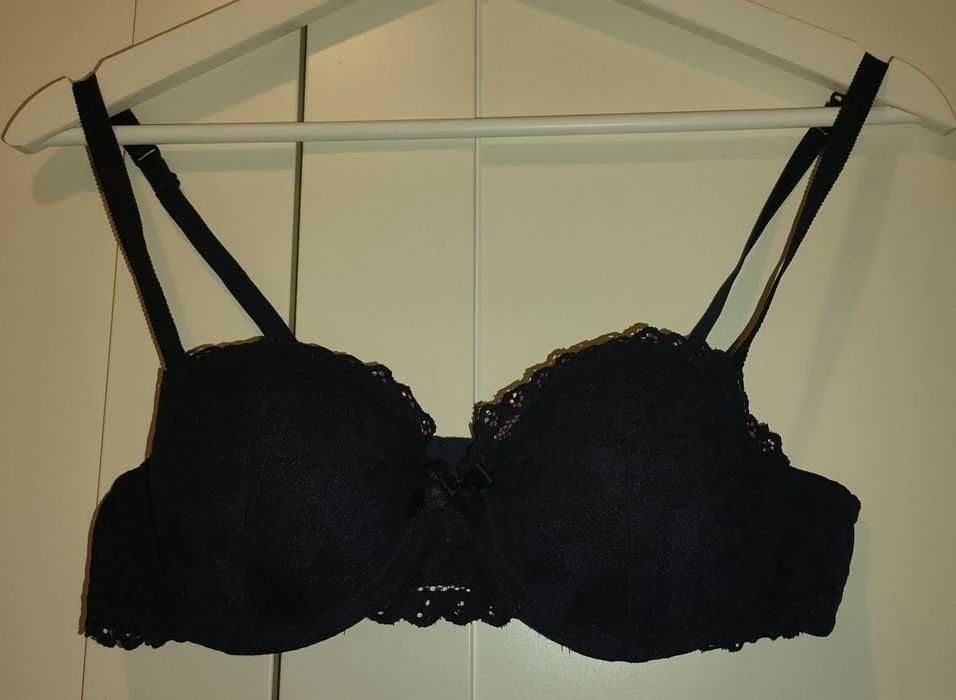 Subtelny, uroczy biustonosz H&M 80 A