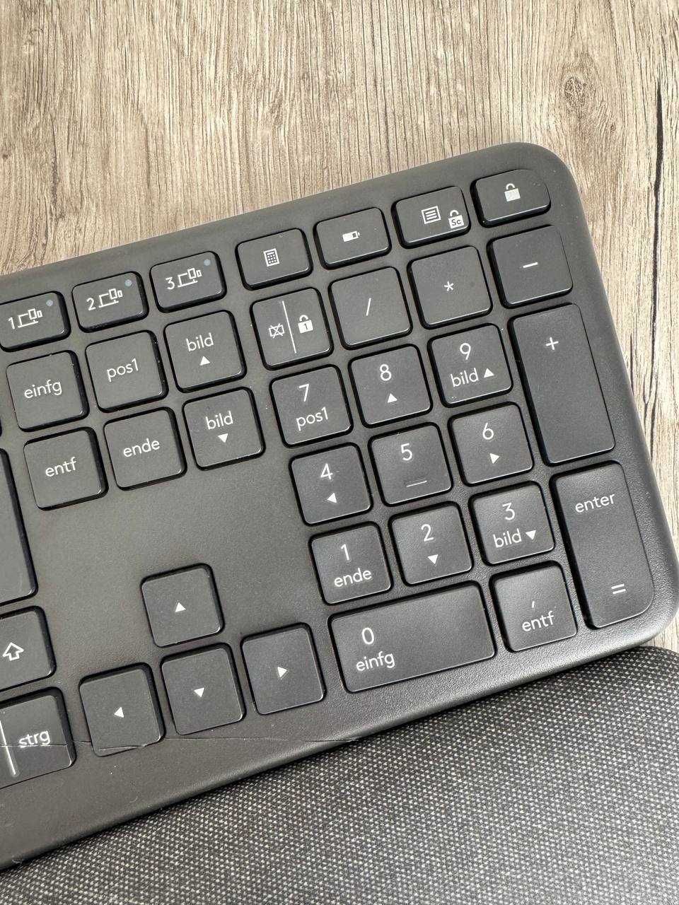 Ергономічна клавіатура Logitech Ergo K860