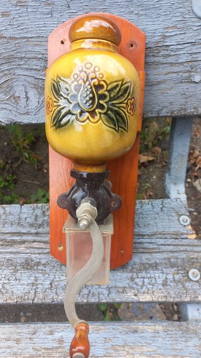 Кофемолка СССР, ручная мельница