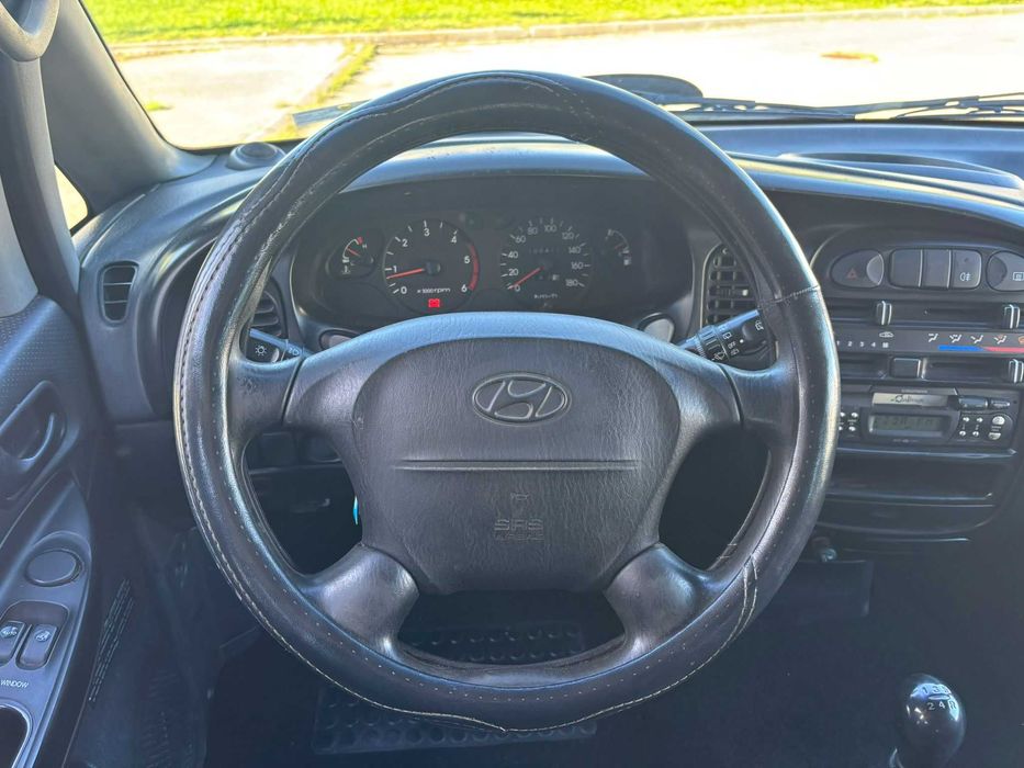 HYUNDAI H1 2.5 DIESEL 100cv - 6 LUGARES - 2002-05