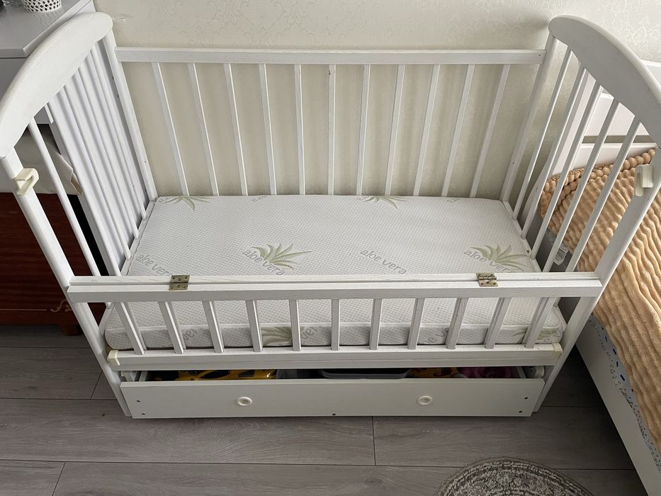 Продам дитяче ліжко в чудовому стані