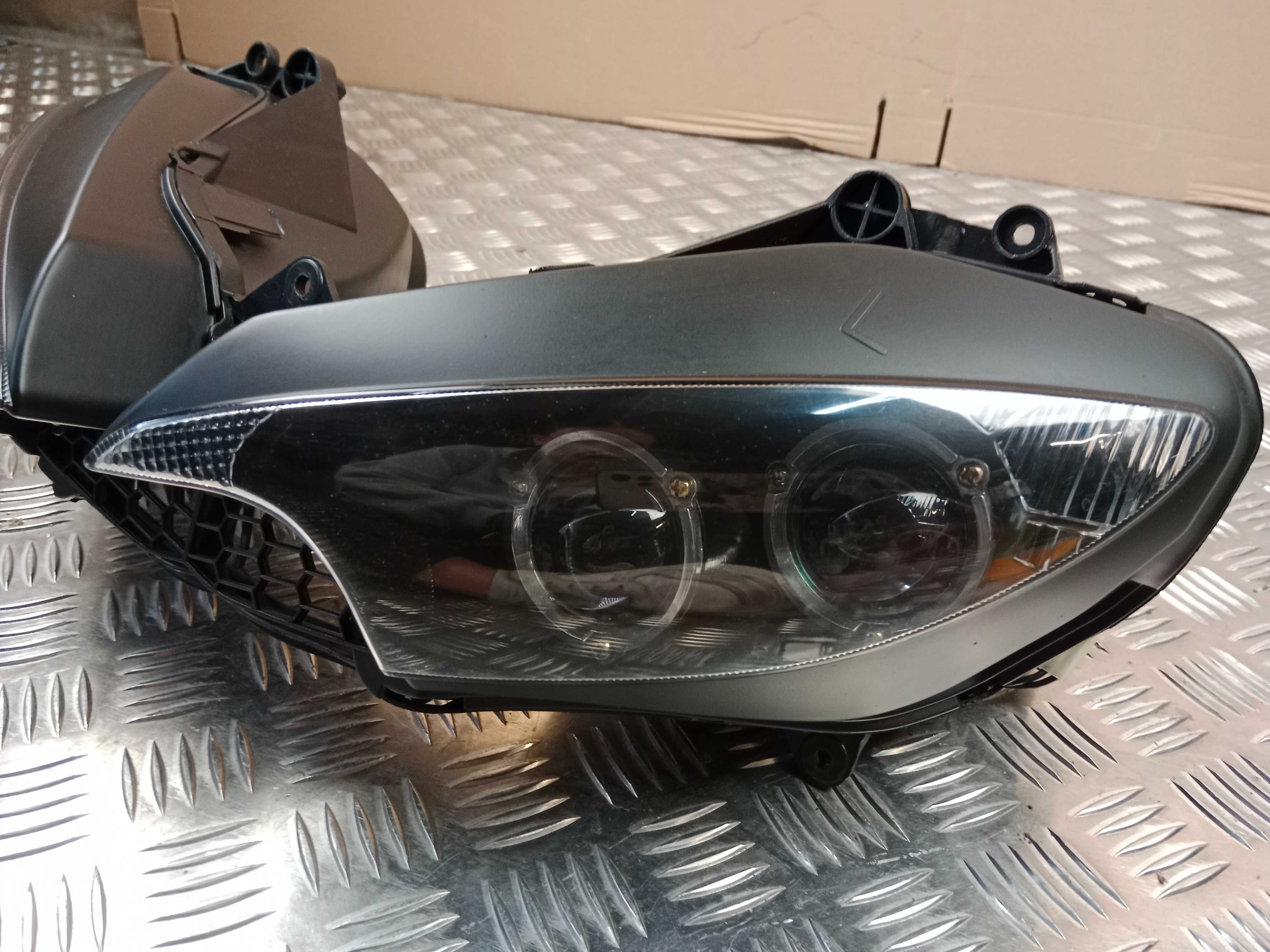 Yamaha R6 Lampa Przód Przednia Reflektor Przedni 03-05