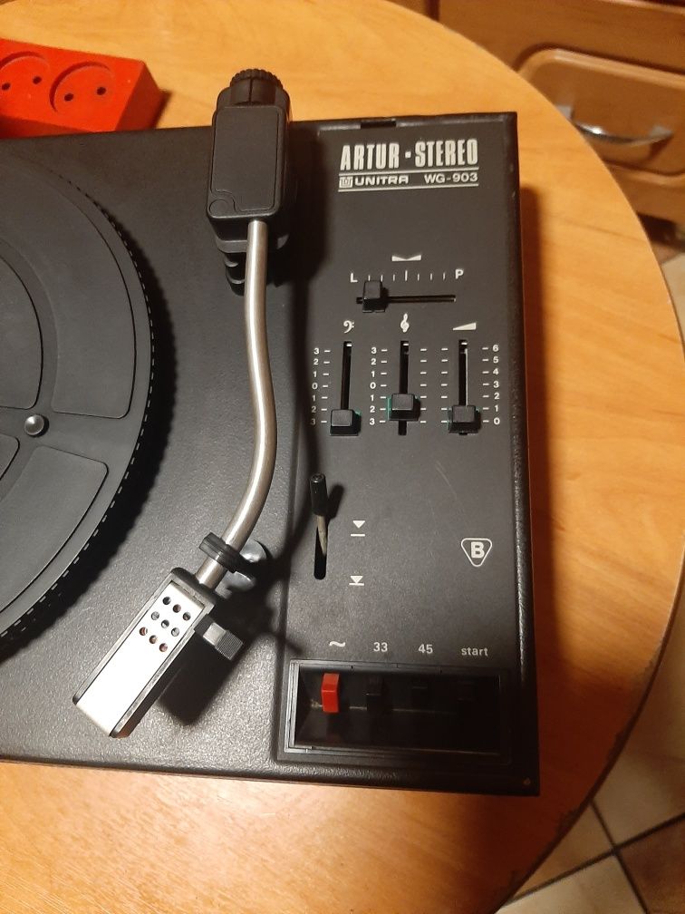 Gramofon Unitra Artur WG-903 uszkodzony