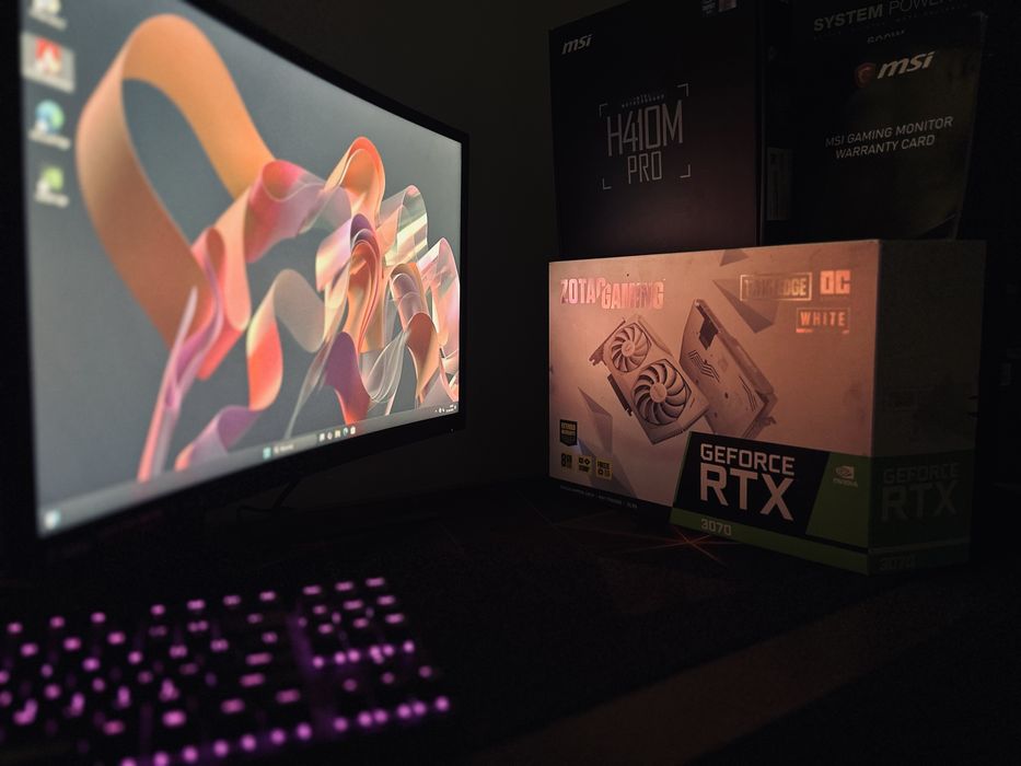 Mocny komputer gamingowy + monitor MSI
