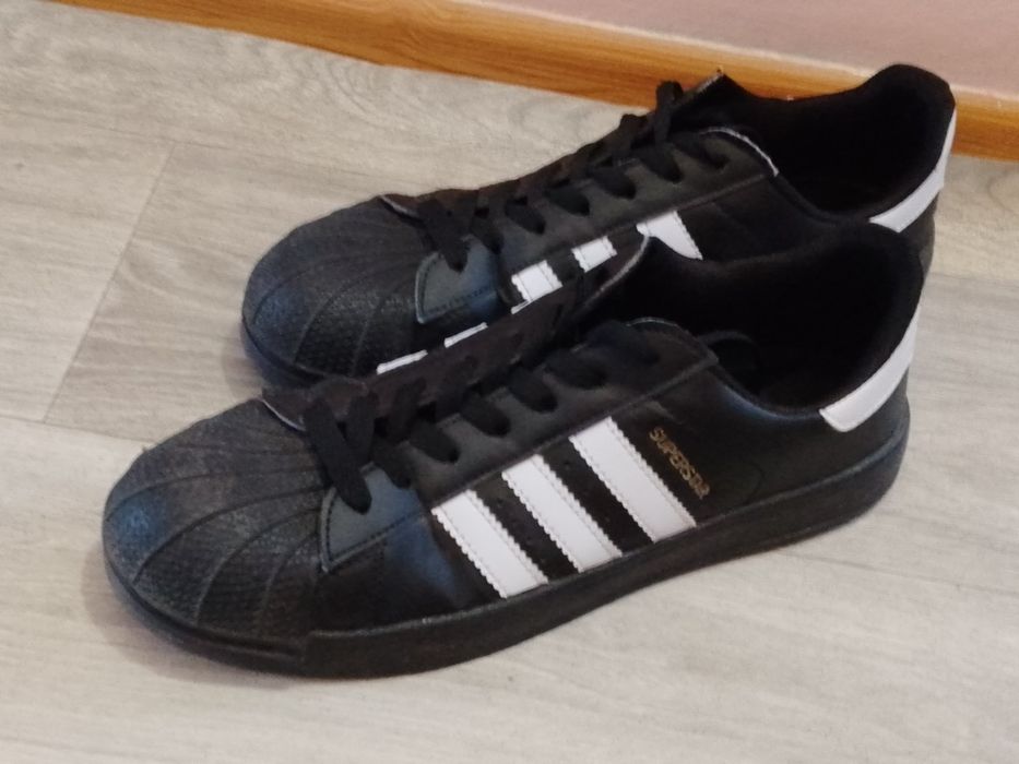 продам adidas superstar