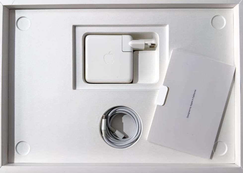 MacBook Pro 16" 2019 / i7 2.6 GHz / Radeon Pro 5300M / 16 GB / 2 TB – Like New64309801440001122