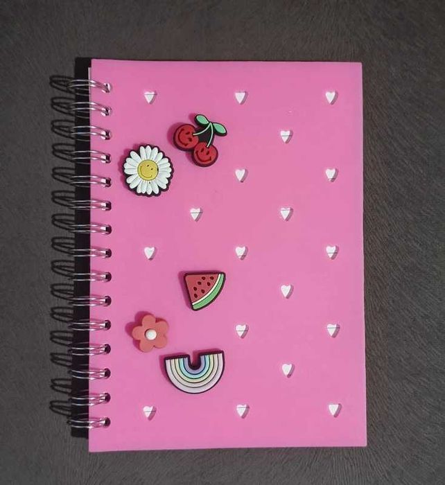 Notes na spirali z aplikacjami 3D Sinsay