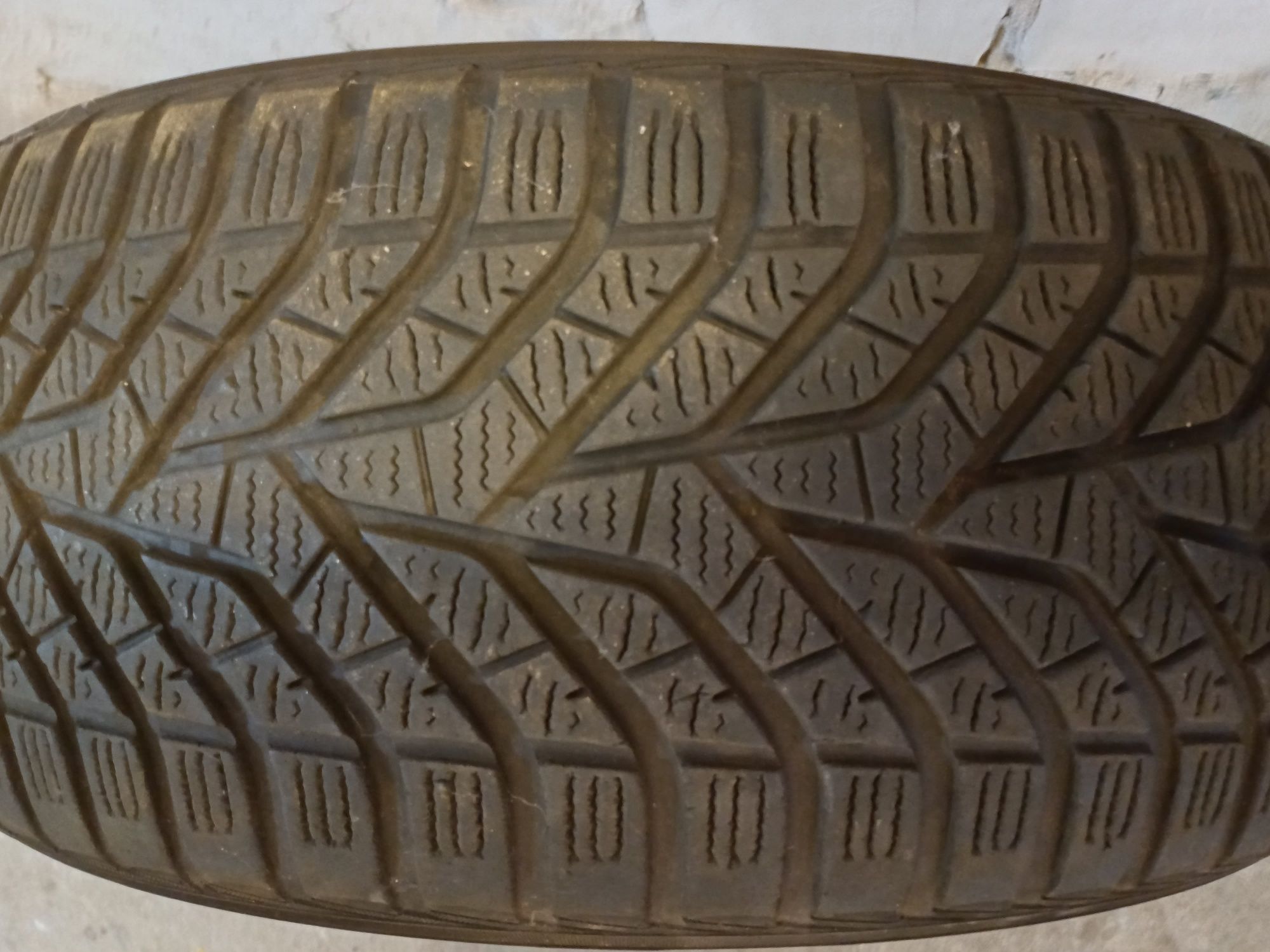 Opona  225/55  R19 wielosezonowa