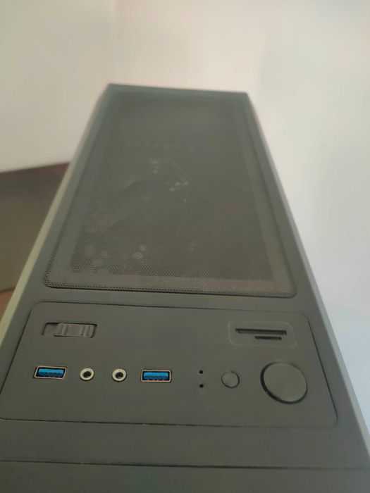 Komputer Ryzen 7 3700X, GTX 1070, 32 GB RAM, SSD + HDD