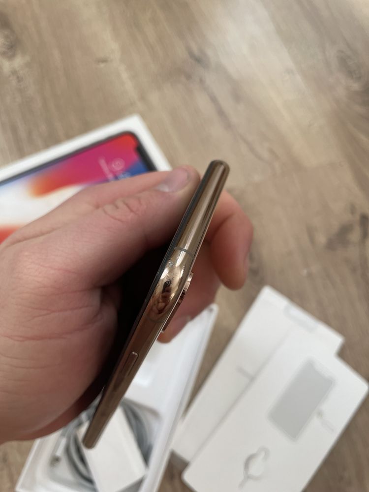 Продам Iphone XS gold 64 gb newerlock