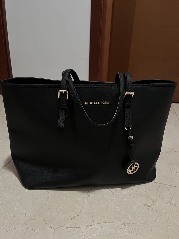 Michael Kors Jet Set Travel czarna skórzana