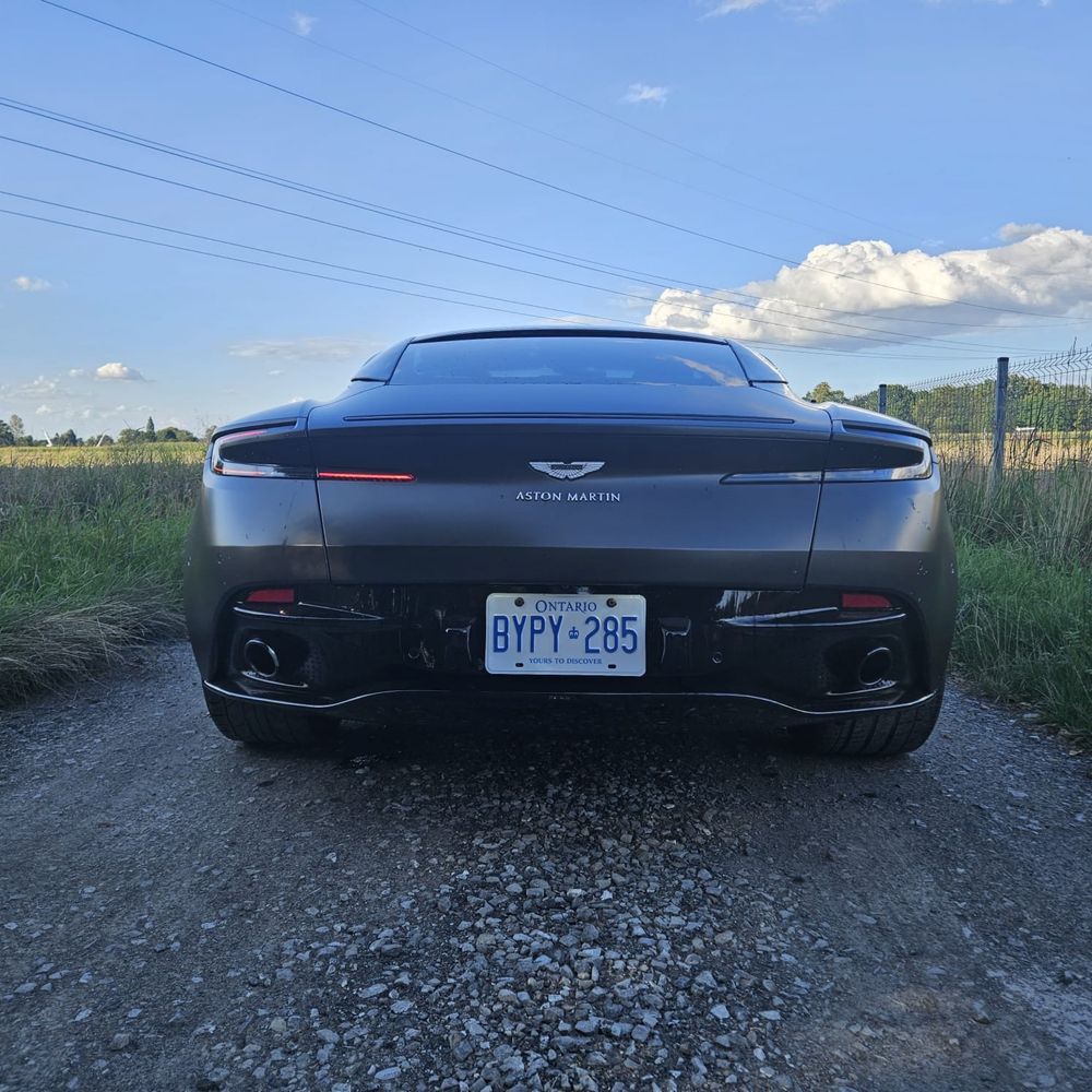 Aston Martin DB11 5.2 V12 biturbo 608km folia PPF