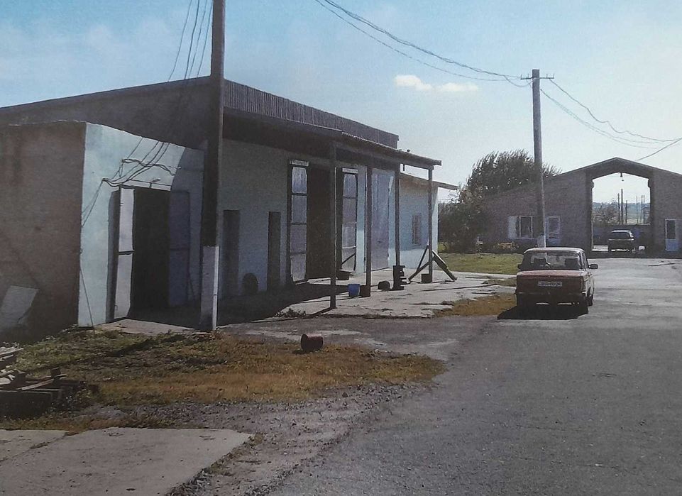 Пропонуємо до продажу Бази  з власними ЖД шляхами