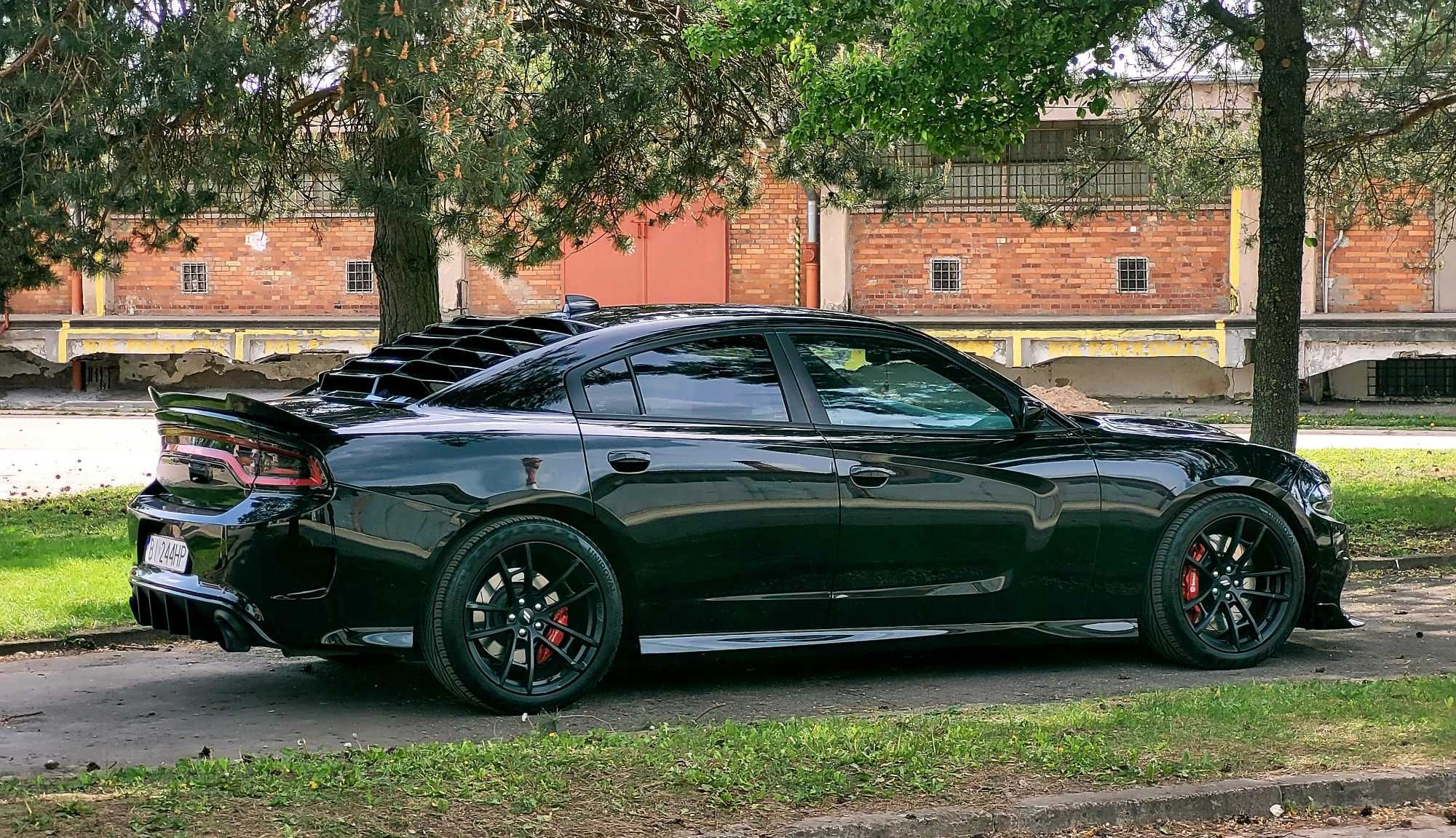 Dodge Charger ScatPack. Idealne dopełnienie Waszego wyjątkowego dnia.