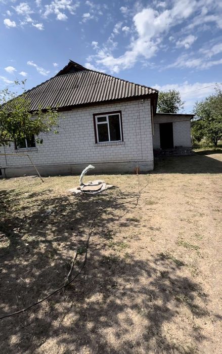 Продам два будинки на одній земельній ділянці в с.Руська Поляна