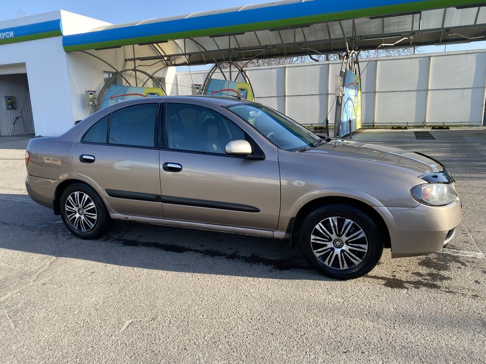 Nissan Almera 2005