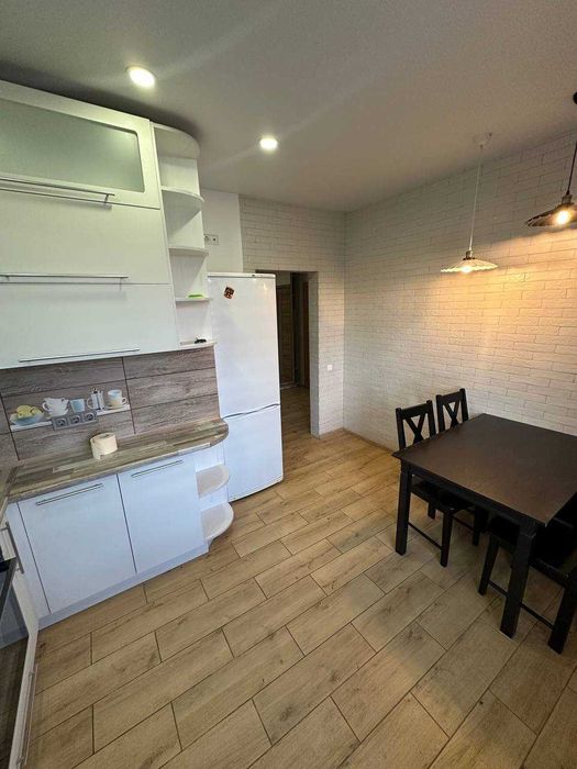 Здається 2 кімнатна квартира 62 м2