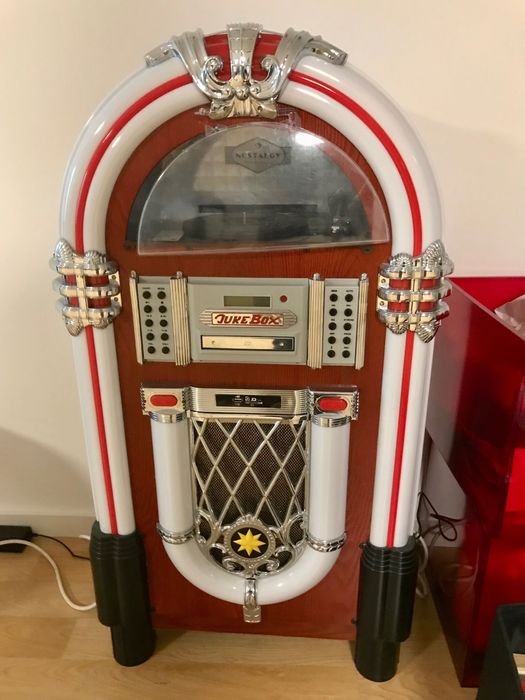 Ofereço juke box