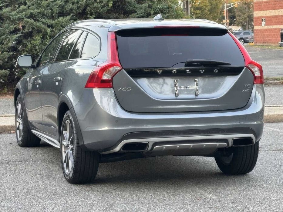 Volvo V60 Cross Country      2016