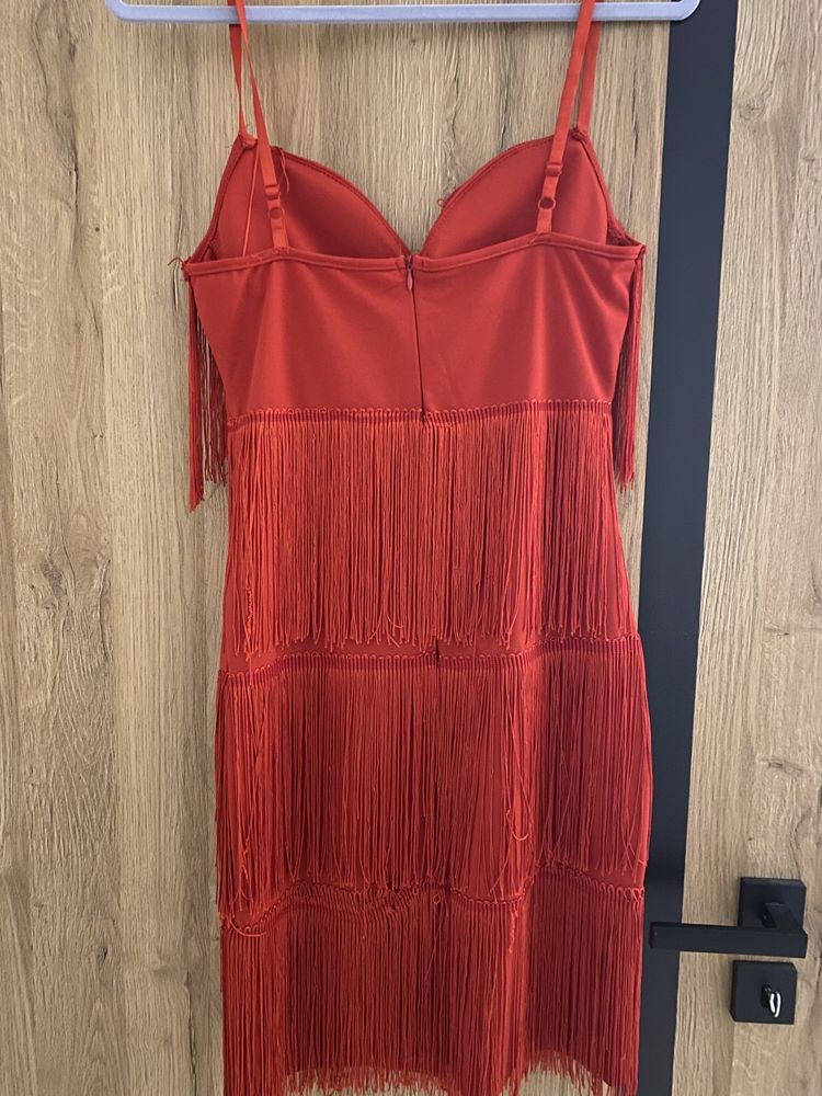Sukienka wieczorowa czerwona