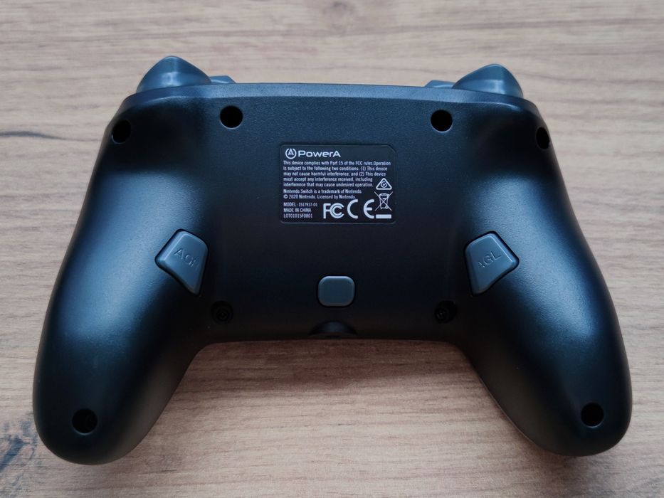 Przewodowy pad kontroler Super Mario Silver PowerA Nintendo Switch PC