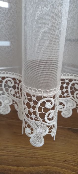 Nowa firanka z gipiurą ecru 120 cm