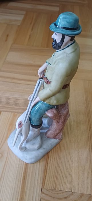 Lesniczy na polowaniu