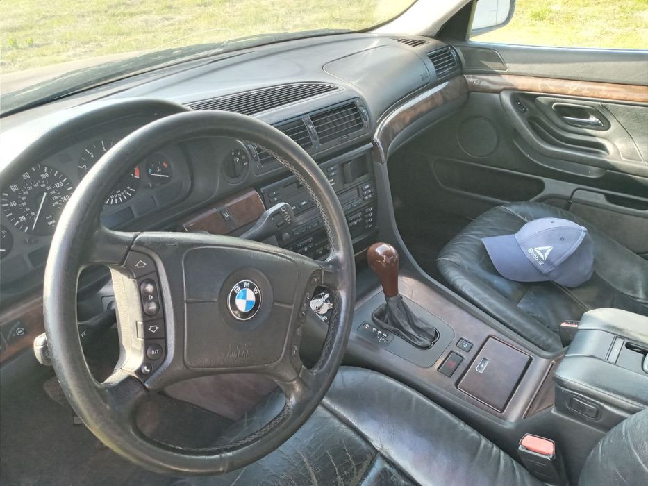 Продам BMW 7 series 728