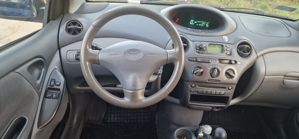 Toyota yaris 1.3 lpg z klimą