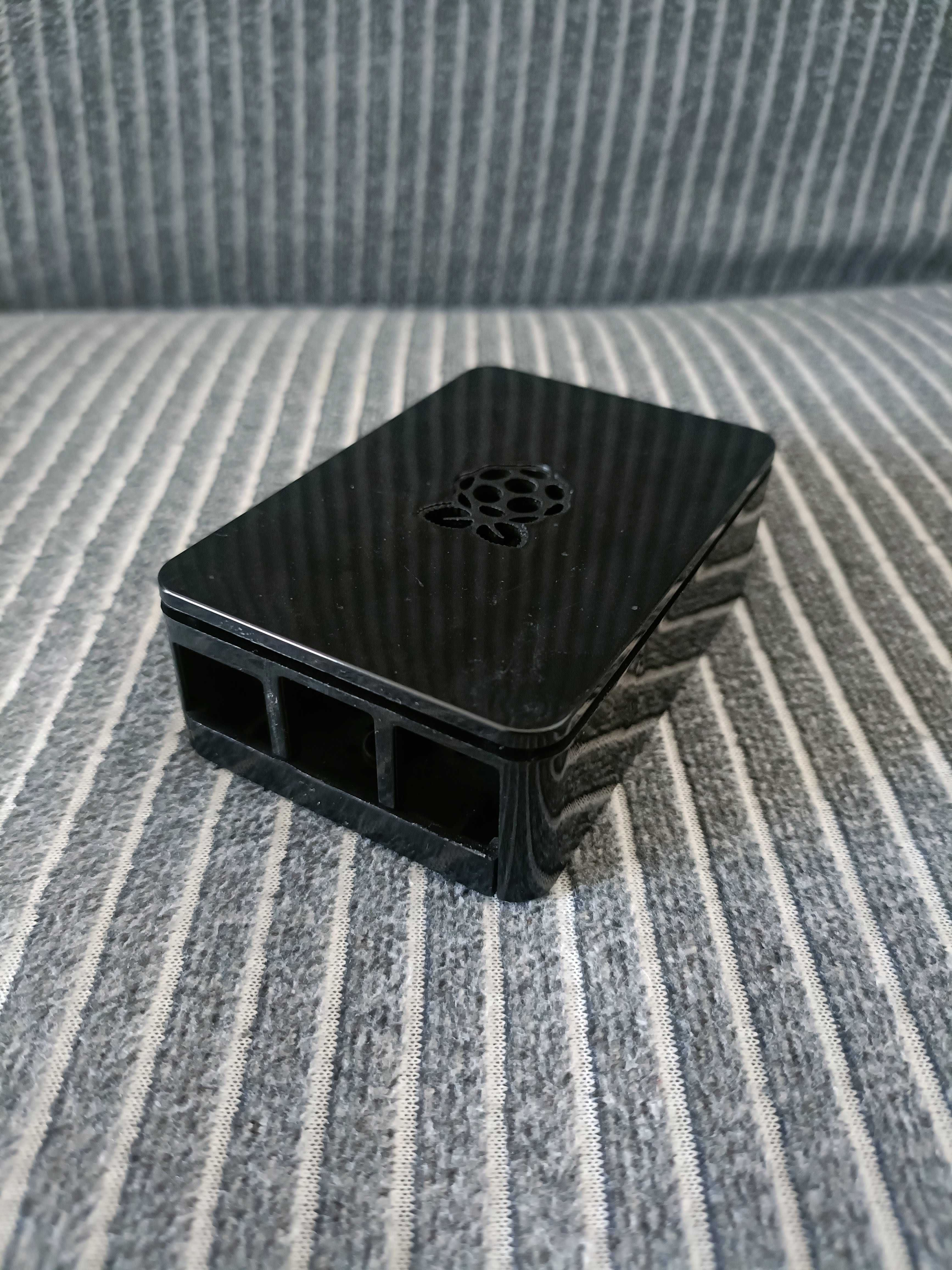 Czarna obudowa do Raspberry Pi 3