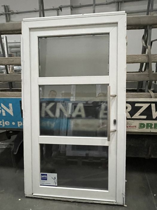 Drzwi zewnętrzne pcv używane z naświetlem.