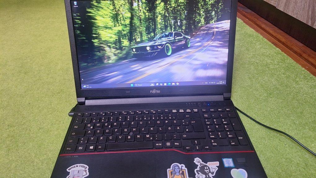 Ноутбук Fujitsu lifebook E556