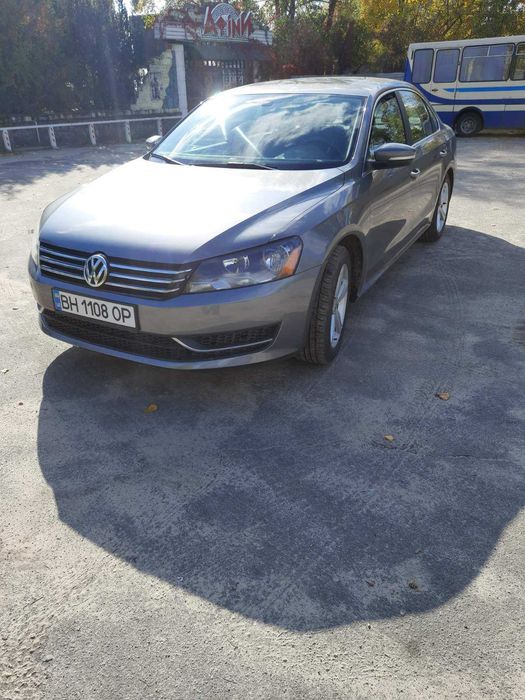 Фольцваген Пассат В7 ( 2,5  из США 2012 ) пробег родной 98 000