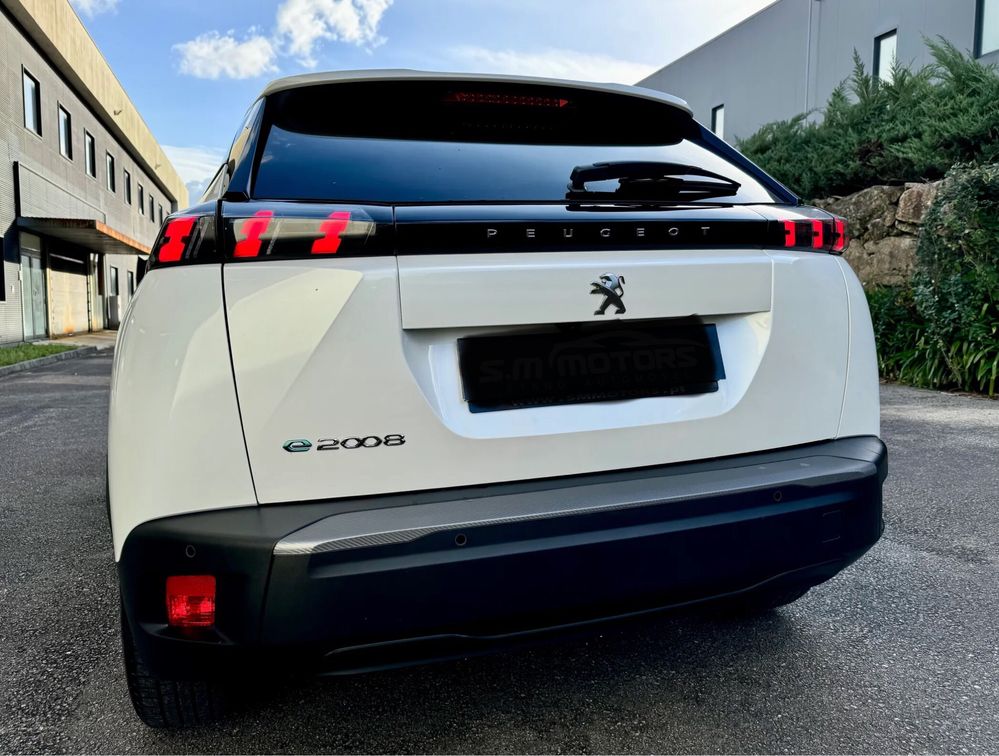 Peugeot e 2008 praticamente novo