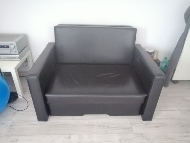 Sofa z funkcją spania i pojemnikiem