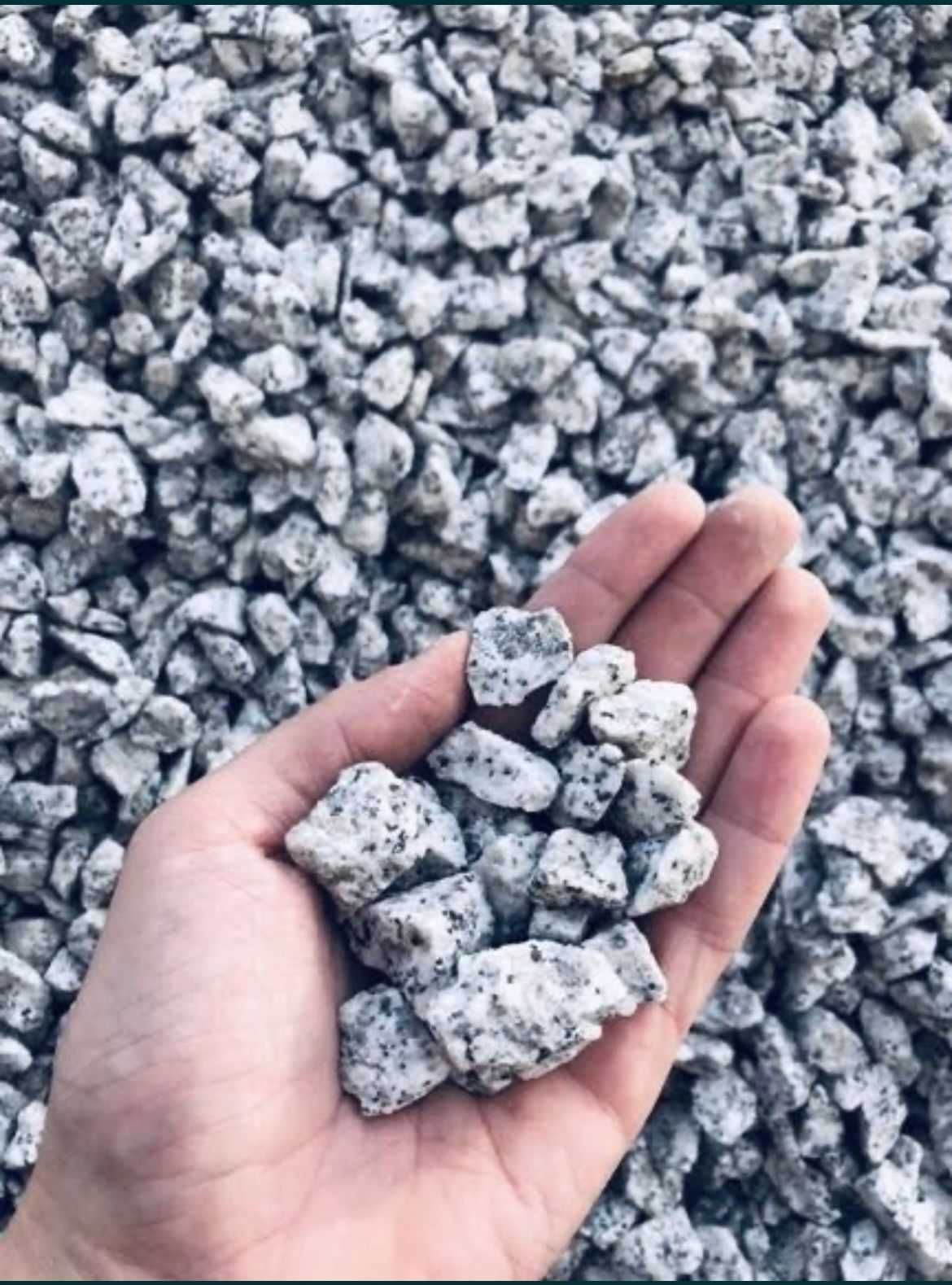 Kamienie Naturalne Żwiry Grysy Opaska Wokół Grobu Pomnika na Cmentarz