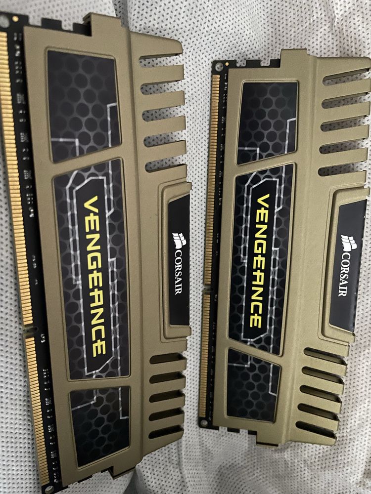 Memorias RAM 8gb corsair 2x4gb DDR3