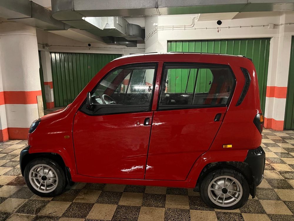 Microcar Bajaj Qute