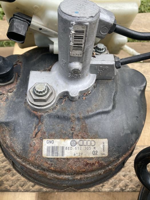 Вакуумний підсилювач гальм Ауді А4 А6 Пасат б5+