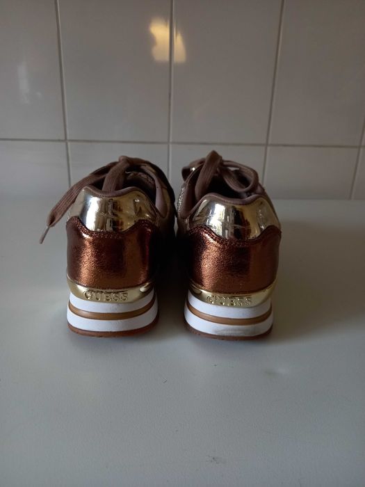 Sapatlha Guess de mulher