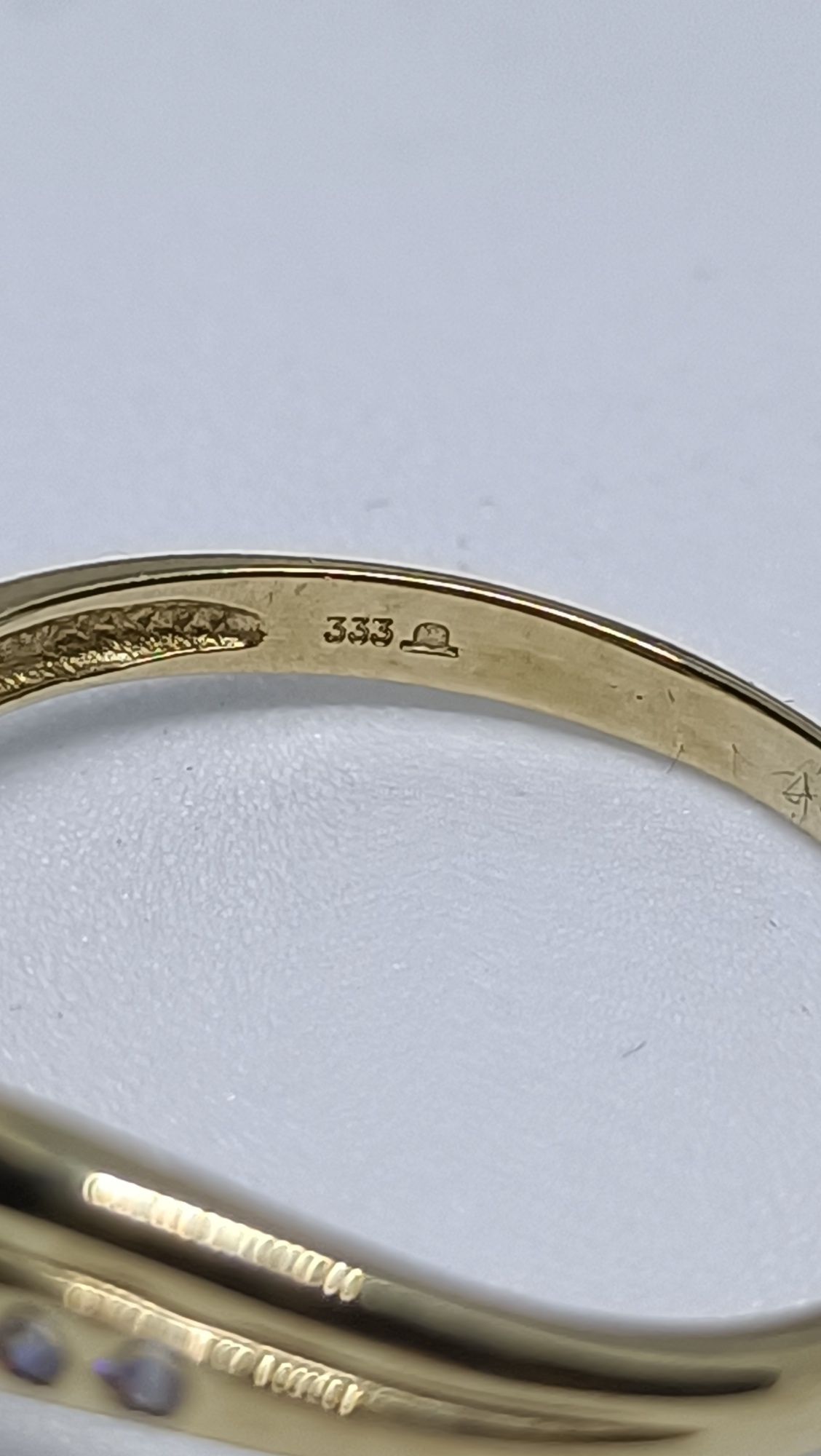 Wyjątkowy pierścionek z rubinem i szafirem ze złota, złoto pr. 333