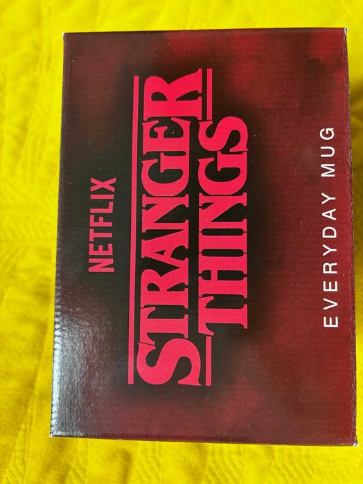Kubek porcelanowy Stranger Things Pyramid International biały