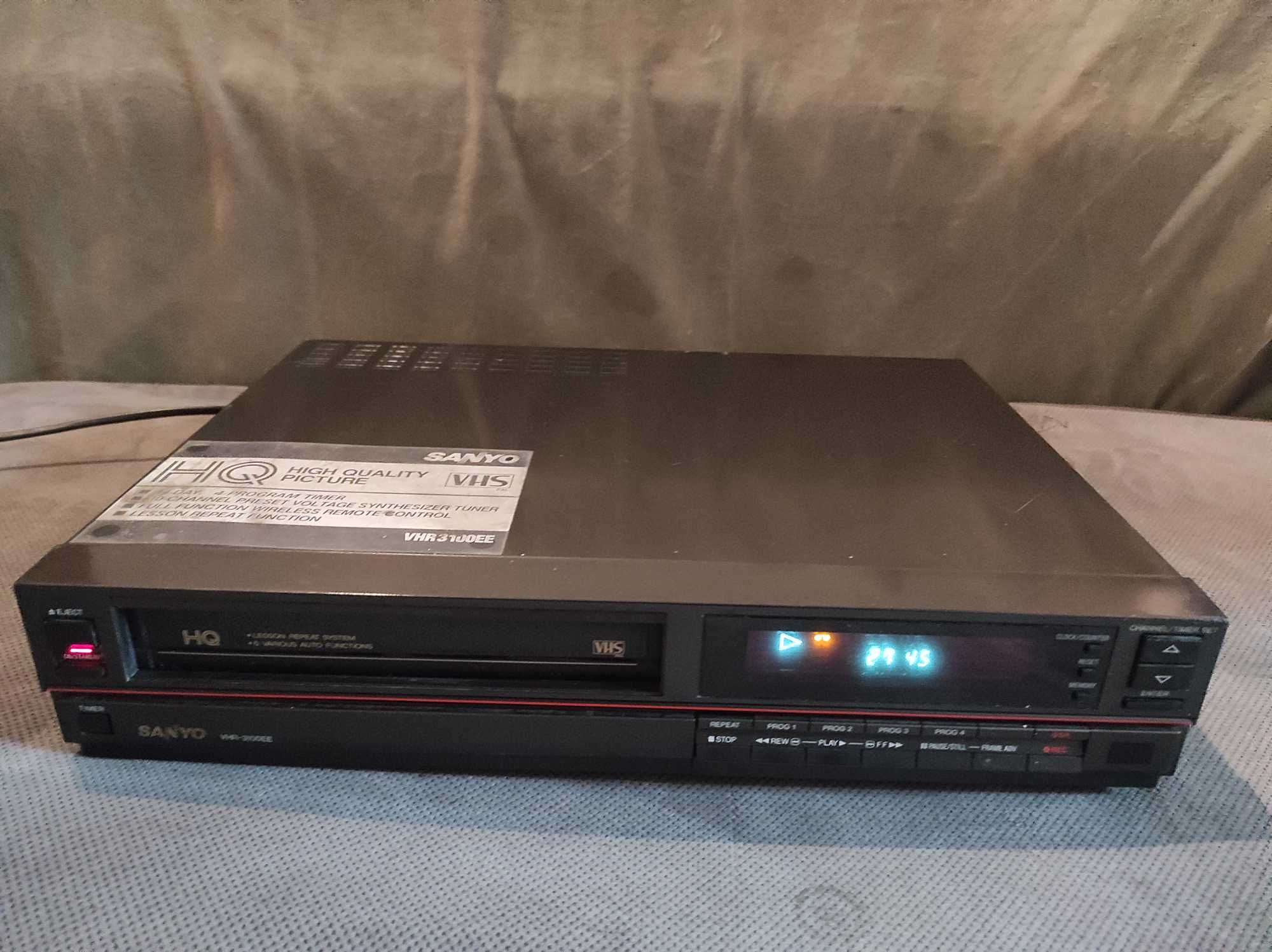Magnetowid Sanyo VHR-3100EE uszkodzony