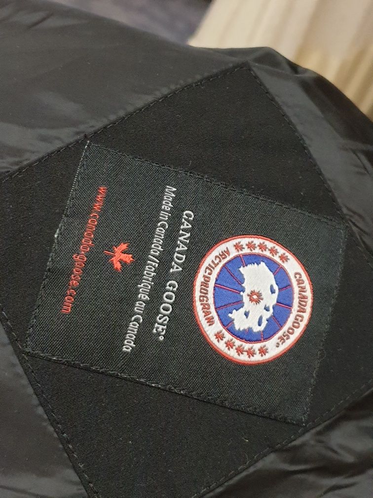 Пуховик Canada Goose