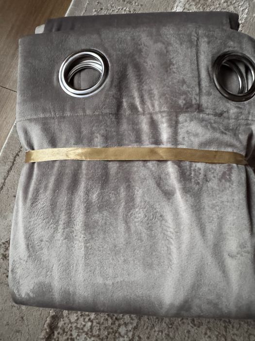 Zasłony   welwet  , beżowe.