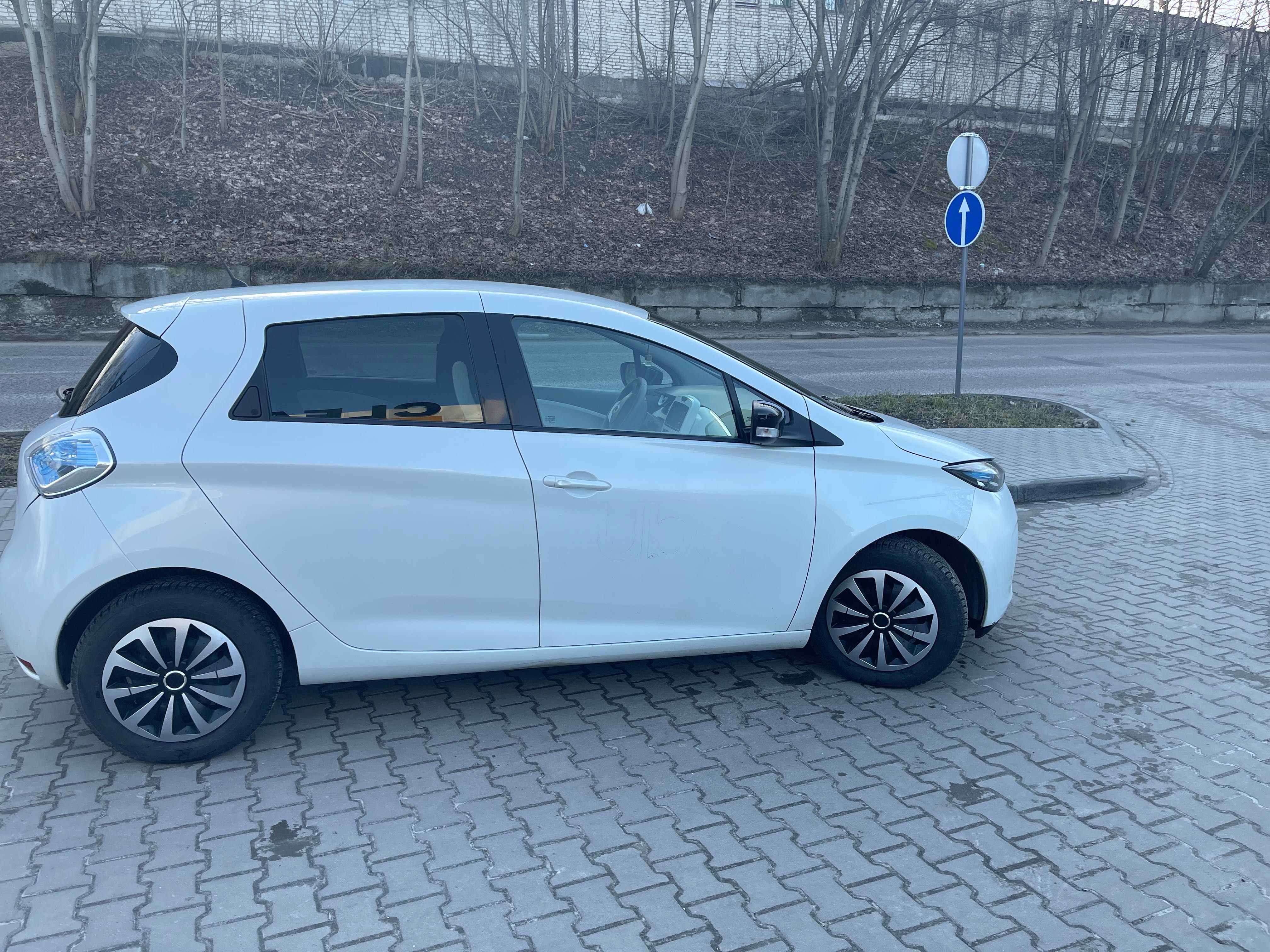 Електроавтомобіль Renault zoe 2016